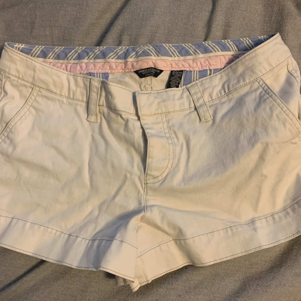 Women’s American Eagle khaki shorts. Size 10